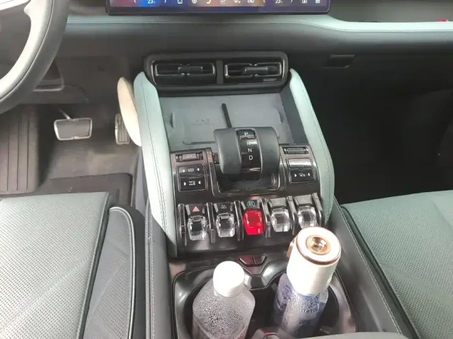 BYD FangChengBao Leopard 5 — Фото автомобиля 16