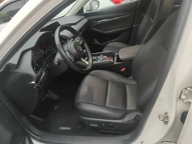 Mazda Axela — Фото автомобиля 14