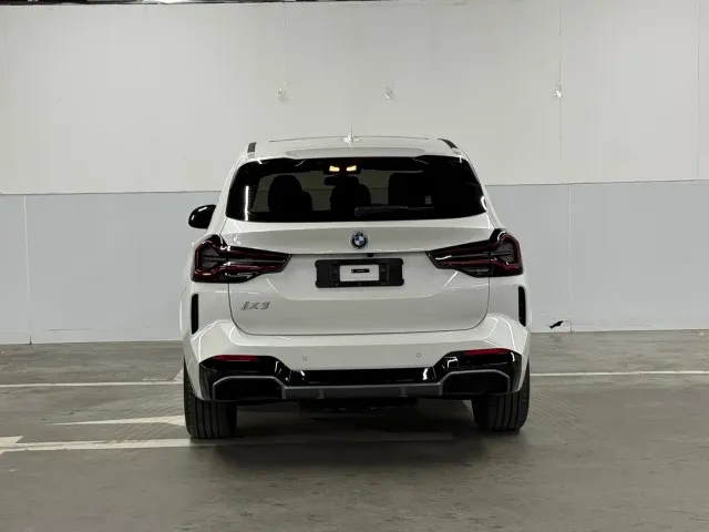 BMW iX3 — Фото автомобиля 18