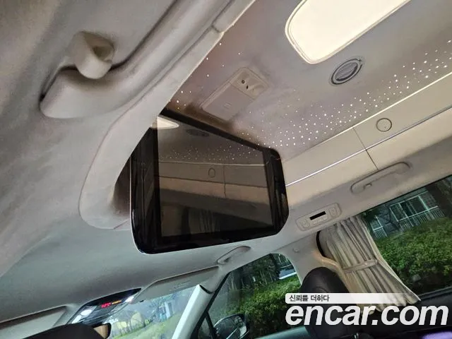 Kia Carnival Generation 4 — Фото автомобиля 5