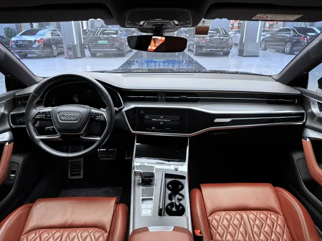 Audi A7L — Фото автомобиля 4