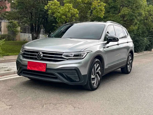 Фотография автомобиля — Volkswagen Tiguan L