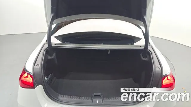 Mercedes-Benz E-Class — Фото автомобиля 6