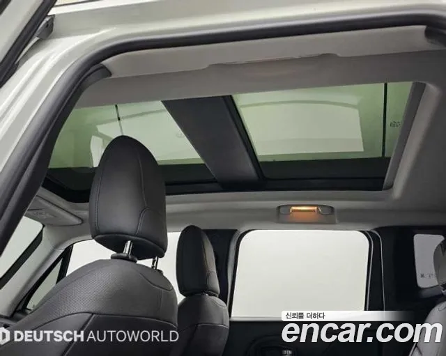 Jeep Renegade — Фото автомобиля 18