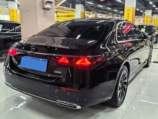 Mercedes-Benz E-Class — Фото автомобиля 13