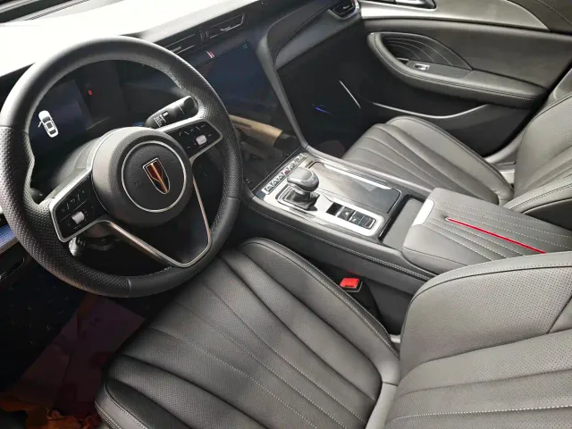 Hongqi H5 — Фото автомобиля 5