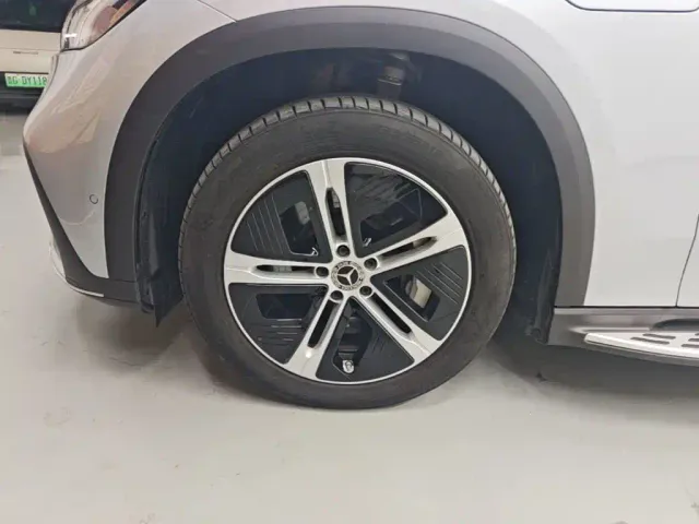 Mercedes-Benz EQE SUV — Фото автомобиля 22