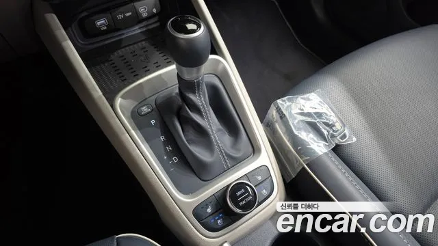 Hyundai Venue — Фото автомобиля 9