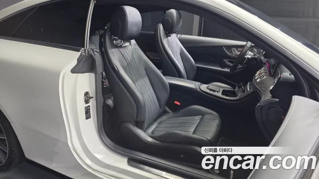 Mercedes-Benz E-Class — Фото автомобиля 12