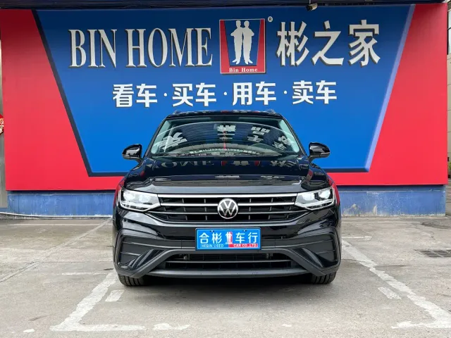 Volkswagen Tiguan L — Фото автомобиля 30