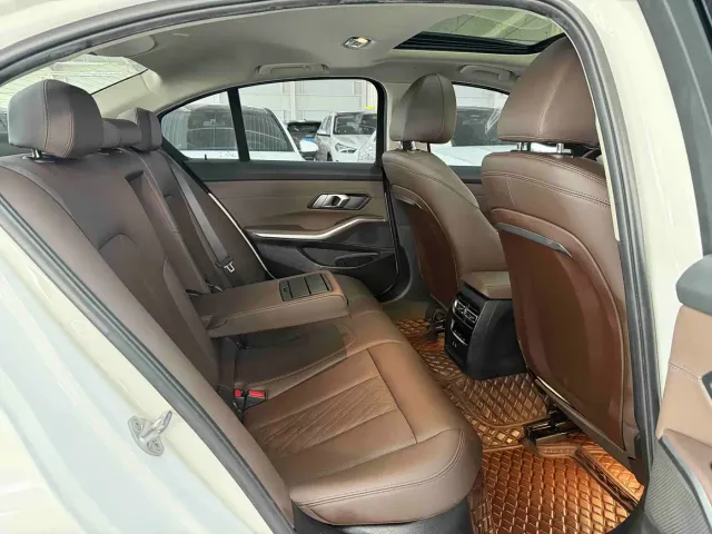 BMW 3 Series — Фото автомобиля 16