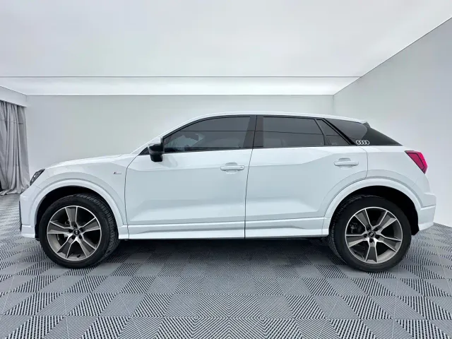 Audi Q2L — Фото автомобиля 8