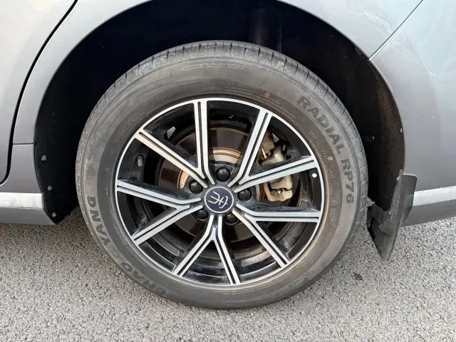 BYD Song MAX — Фото автомобиля 4