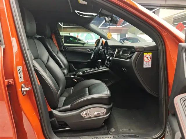 Porsche Macan — Фото автомобиля 11