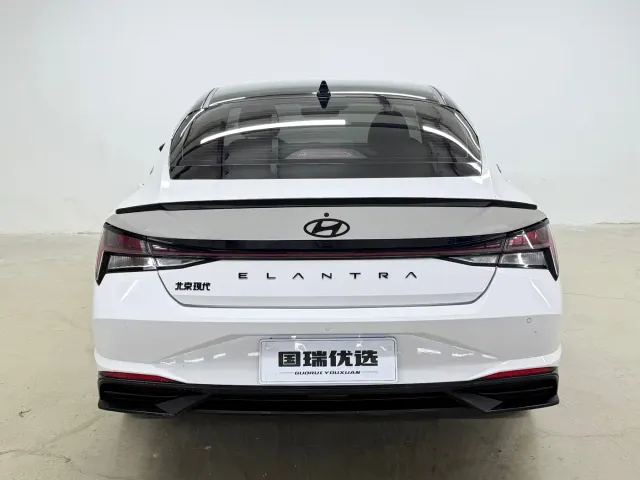 Hyundai Elantra — Фото автомобиля 4