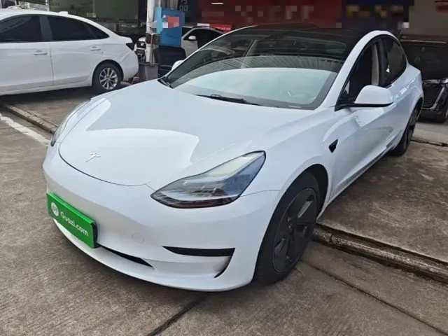 Фотография автомобиля — Tesla Model 3