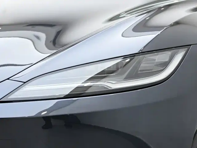 Tesla Model 3 — Фото автомобиля 9