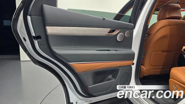 Genesis GV80 — Фото автомобиля 24