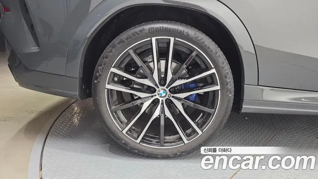 BMW X6 xDrive40i M Sport Pro Best Seller Edition — Фото автомобиля 3