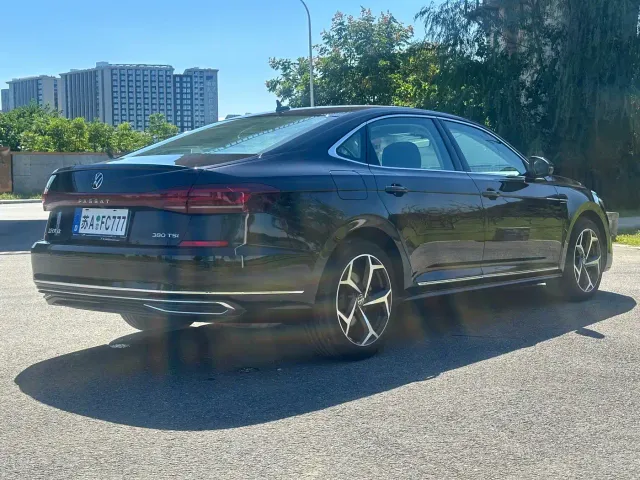 Volkswagen Passat — Фото автомобиля 15