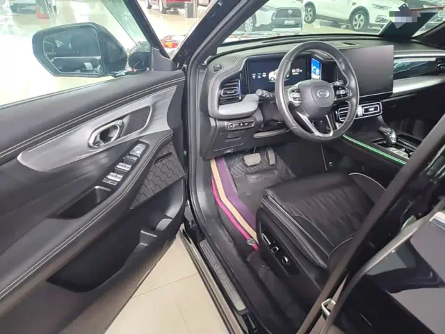 GAC Trumpchi GS8 — Фото автомобиля 15