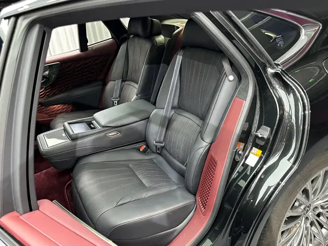 Lexus LS — Фото автомобиля 21