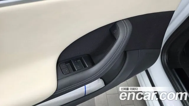 Tesla Model S — Фото автомобиля 27