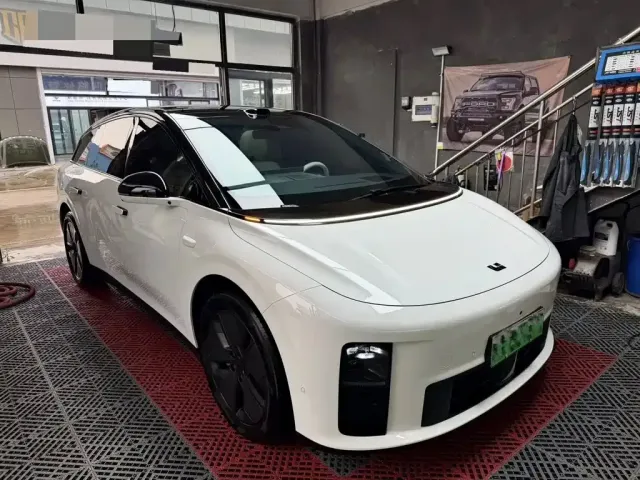 Li Auto Li Auto i6 2025 2WD Base Model — Фото автомобиля 2