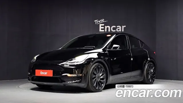 Фотография автомобиля — Tesla Model Y