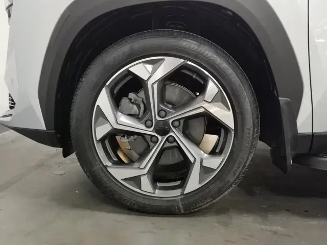 Geely Boyue L — Фото автомобиля 17