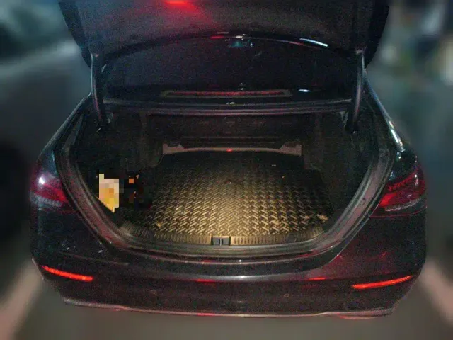 Mercedes-Benz E-Class — Фото автомобиля 20