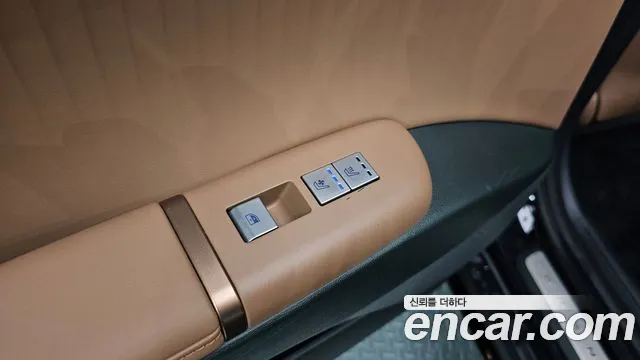 Hyundai Grandeur Grandeur (GN7) 2.5 Бензин 2WD — Фото автомобиля 19