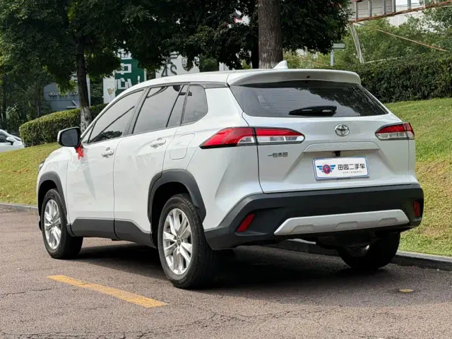 Toyota Corolla Cross — Фото автомобиля 4