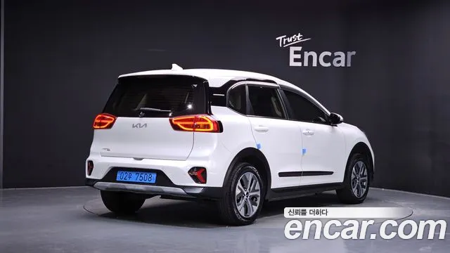 Kia Niro — Фото автомобиля 2