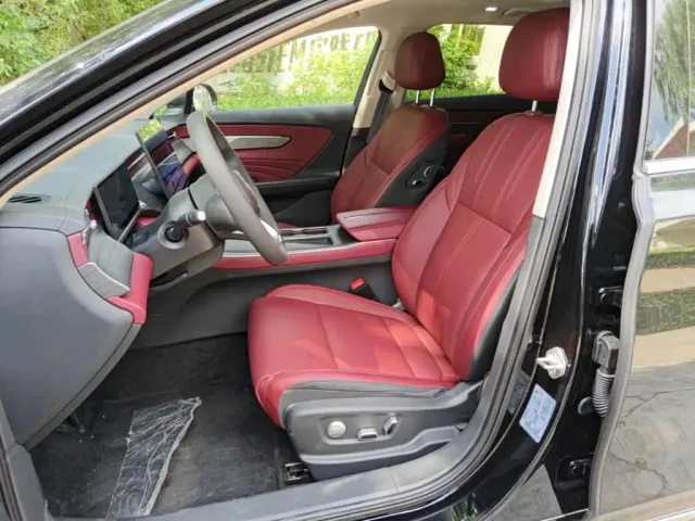 Hongqi H5 — Фото автомобиля 14
