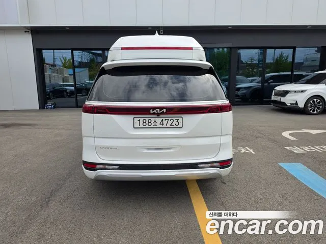Kia Carnival Generation 4 — Фото автомобиля 3