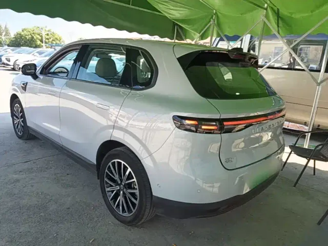 Leapmotor B10 — Фото автомобиля 4