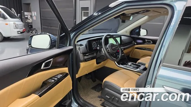 Kia Carnival Generation 4 — Фото автомобиля 10