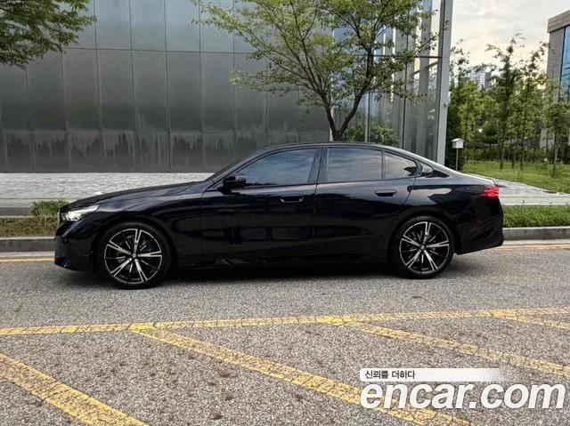 BMW 5 Series G60 — Фото автомобиля 6