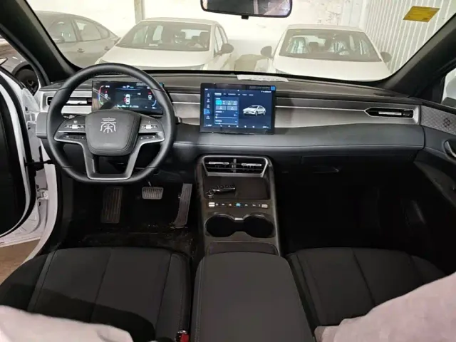 BYD Qin PLUS — Фото автомобиля 9