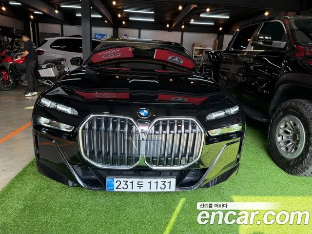 BMW 7 Series G70 — Фото автомобиля 3