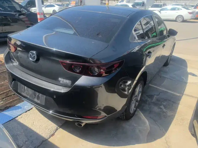 Mazda Axela — Фото автомобиля 6
