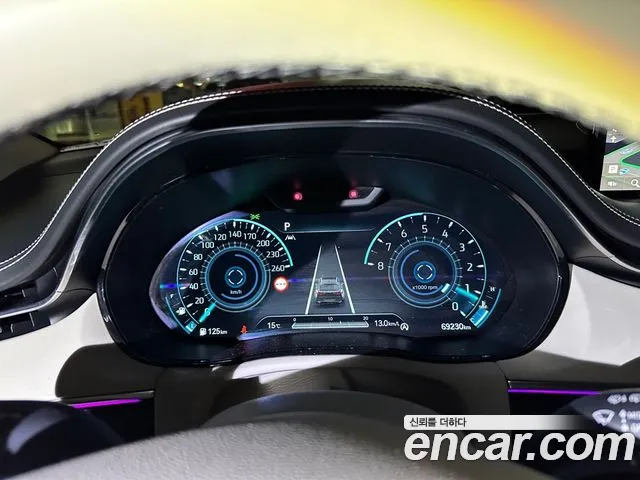 Genesis GV70 — Фото автомобиля 11