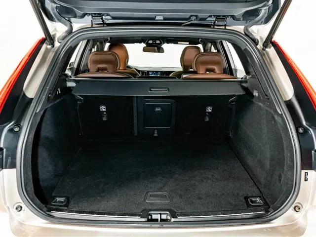 Volvo XC60 — Фото автомобиля 23