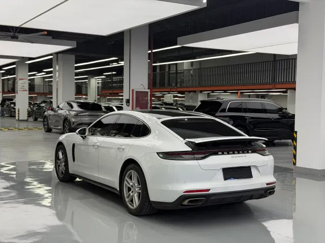 Porsche Panamera — Фото автомобиля 15