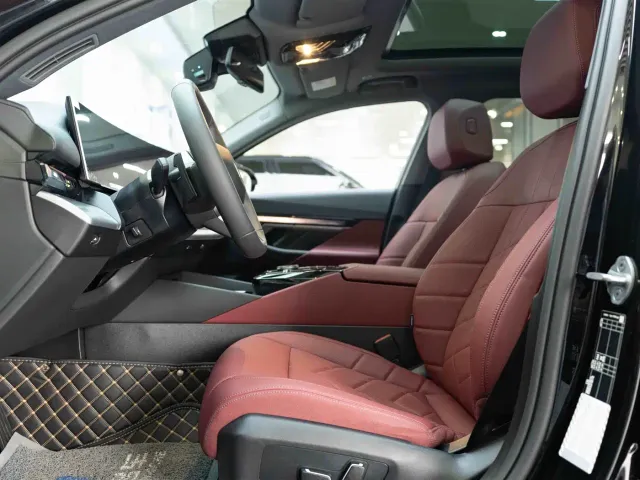BMW 5 Series — Фото автомобиля 14