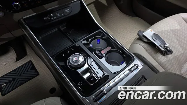 Kia Carnival Generation 4 — Фото автомобиля 12