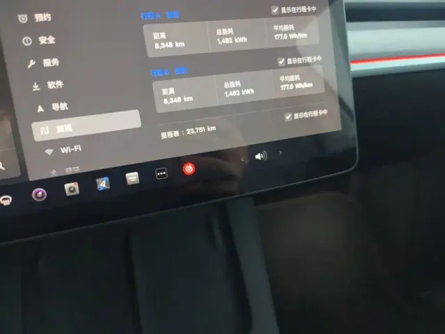 Tesla Model Y — Фото автомобиля 11