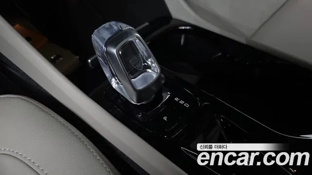Вольво XC40 B4 Ultra Bright — Фото автомобиля 9