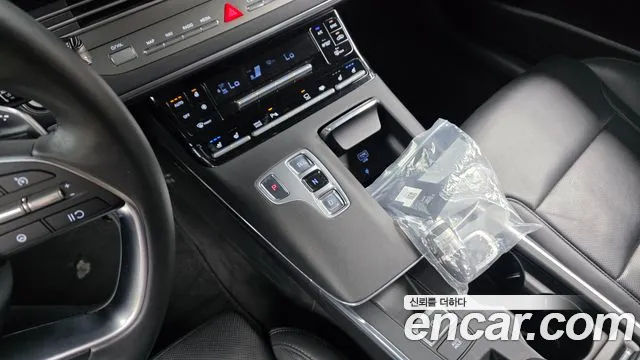 Hyundai Grandeur Grandeur (New) Hybrid — Фото автомобиля 12